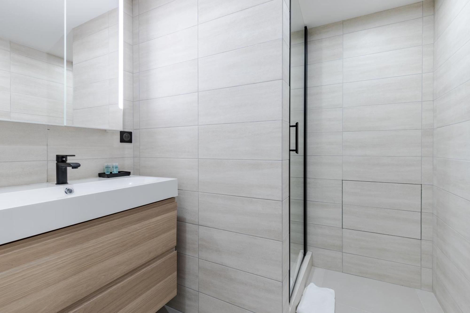 Hsh Parmentier-couronnes I Design 6p-2br * Parigi
