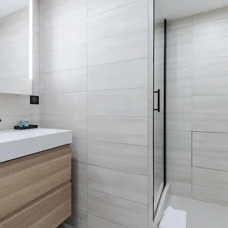 Design En Duplex 2br à Oberkampf * Parigi