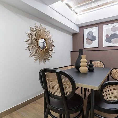 Design En Duplex 2br à Oberkampf * Parigi