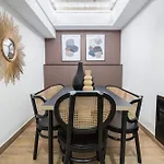 Appartement Design en Duplex 2BR à Oberkampf